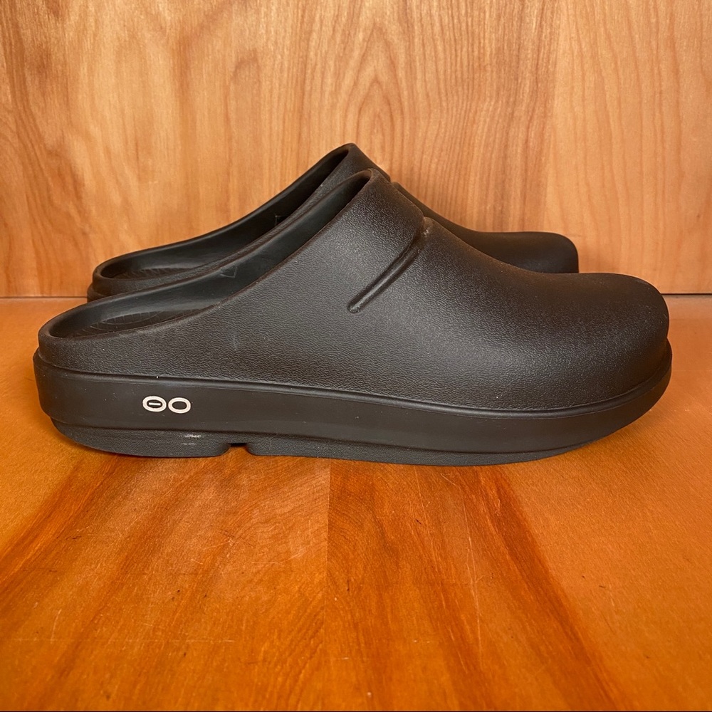 Oofos Clog Sandals Black M8 worn 2x work will no longer allow us to wear mules